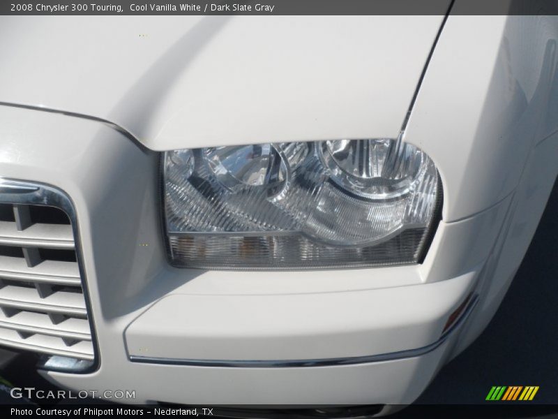 Cool Vanilla White / Dark Slate Gray 2008 Chrysler 300 Touring