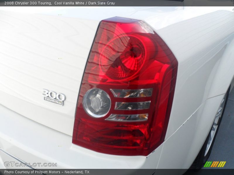 Cool Vanilla White / Dark Slate Gray 2008 Chrysler 300 Touring