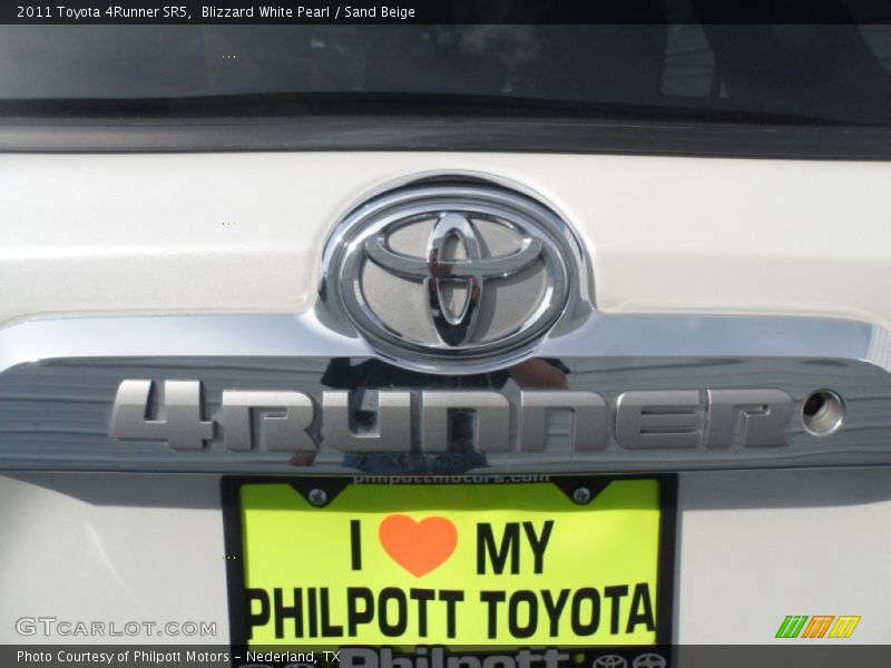 Blizzard White Pearl / Sand Beige 2011 Toyota 4Runner SR5