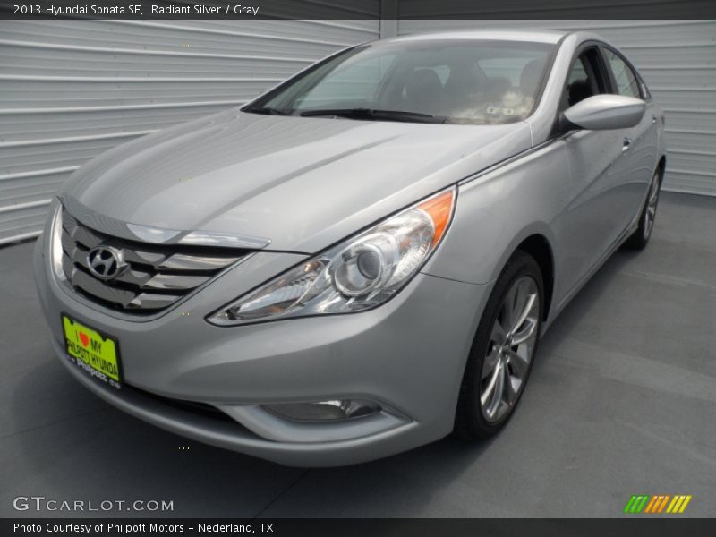 Radiant Silver / Gray 2013 Hyundai Sonata SE