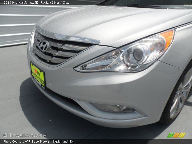 Radiant Silver / Gray 2013 Hyundai Sonata SE