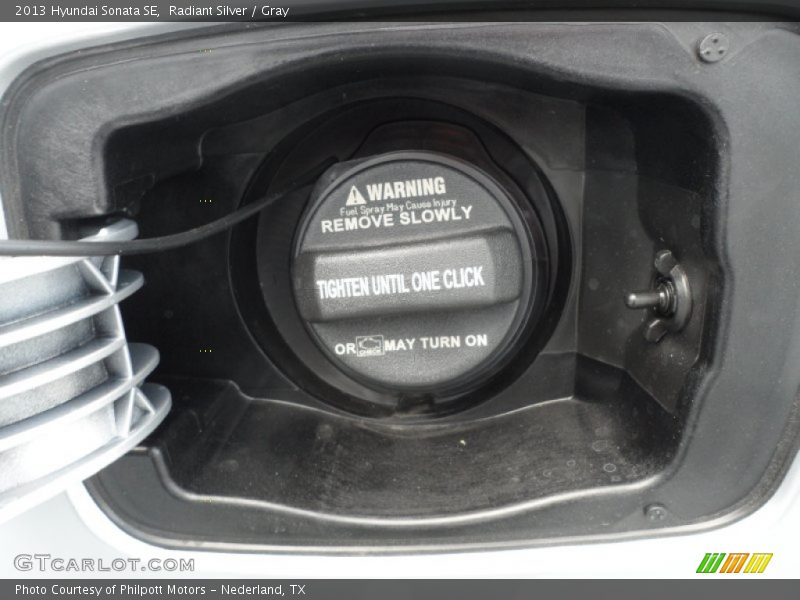 Radiant Silver / Gray 2013 Hyundai Sonata SE