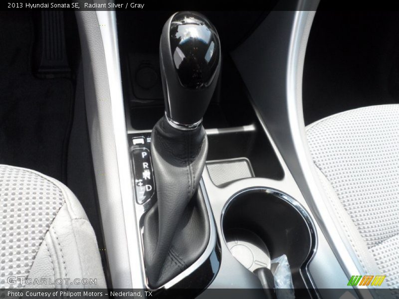 Radiant Silver / Gray 2013 Hyundai Sonata SE