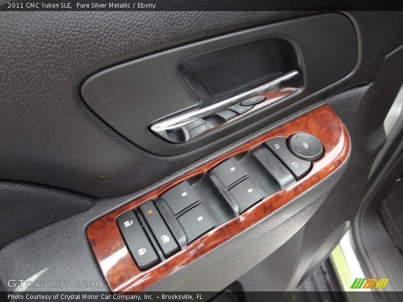 Pure Silver Metallic / Ebony 2011 GMC Yukon SLE