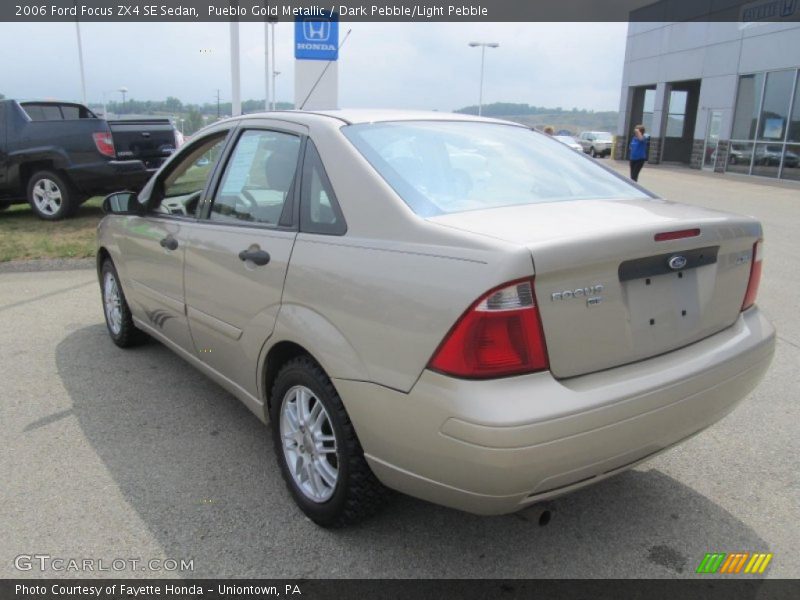 Pueblo Gold Metallic / Dark Pebble/Light Pebble 2006 Ford Focus ZX4 SE Sedan
