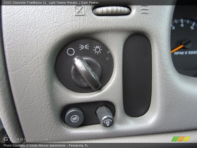 Light Pewter Metallic / Dark Pewter 2002 Chevrolet TrailBlazer LS