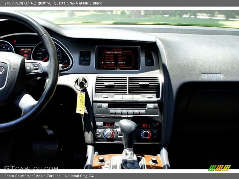 Quartz Grey Metallic / Black 2007 Audi Q7 4.2 quattro
