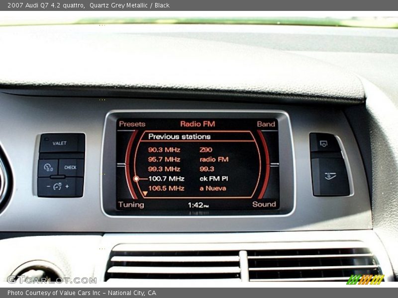 Quartz Grey Metallic / Black 2007 Audi Q7 4.2 quattro