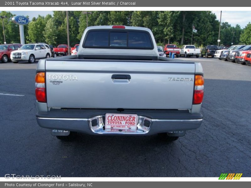 Lunar Mist Silver Metallic / Charcoal 2001 Toyota Tacoma Xtracab 4x4