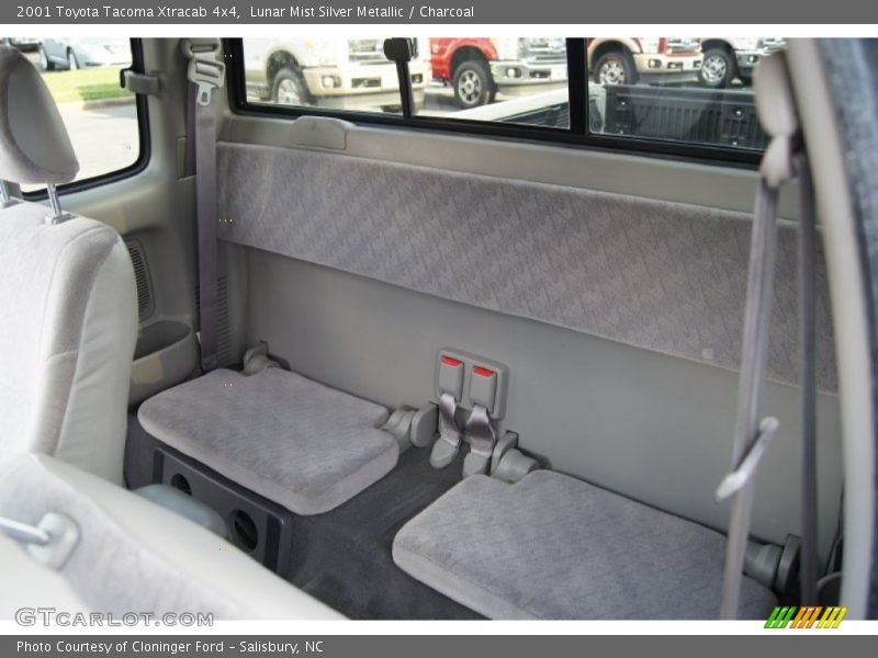 Lunar Mist Silver Metallic / Charcoal 2001 Toyota Tacoma Xtracab 4x4