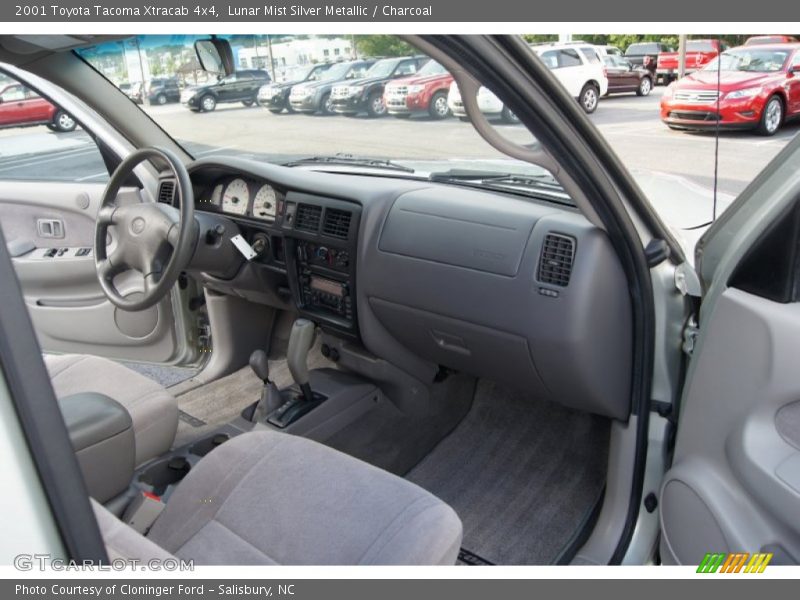 Lunar Mist Silver Metallic / Charcoal 2001 Toyota Tacoma Xtracab 4x4