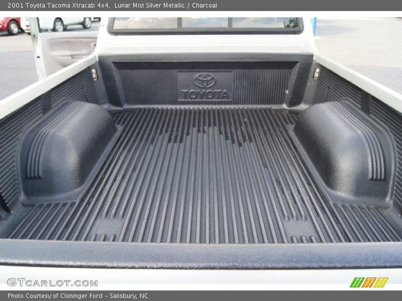 Lunar Mist Silver Metallic / Charcoal 2001 Toyota Tacoma Xtracab 4x4