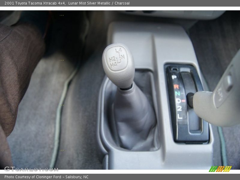 Lunar Mist Silver Metallic / Charcoal 2001 Toyota Tacoma Xtracab 4x4