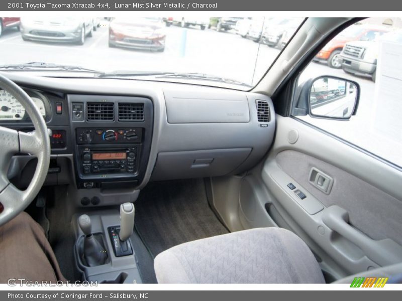 Lunar Mist Silver Metallic / Charcoal 2001 Toyota Tacoma Xtracab 4x4