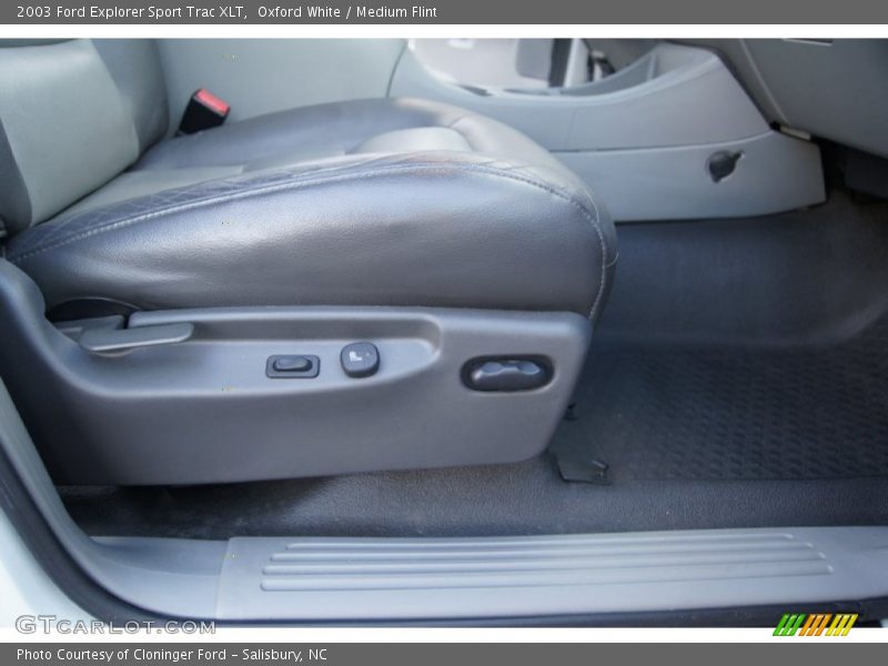 Oxford White / Medium Flint 2003 Ford Explorer Sport Trac XLT