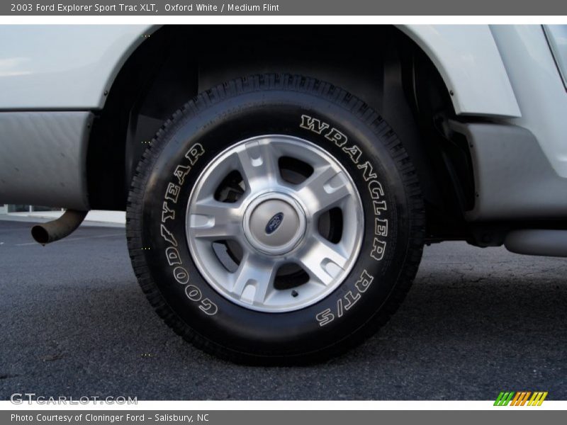 Oxford White / Medium Flint 2003 Ford Explorer Sport Trac XLT