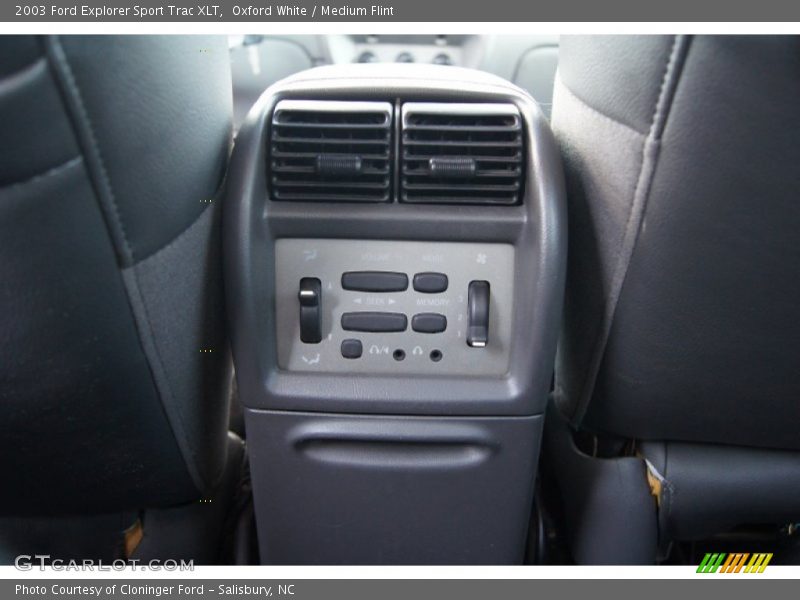 Oxford White / Medium Flint 2003 Ford Explorer Sport Trac XLT
