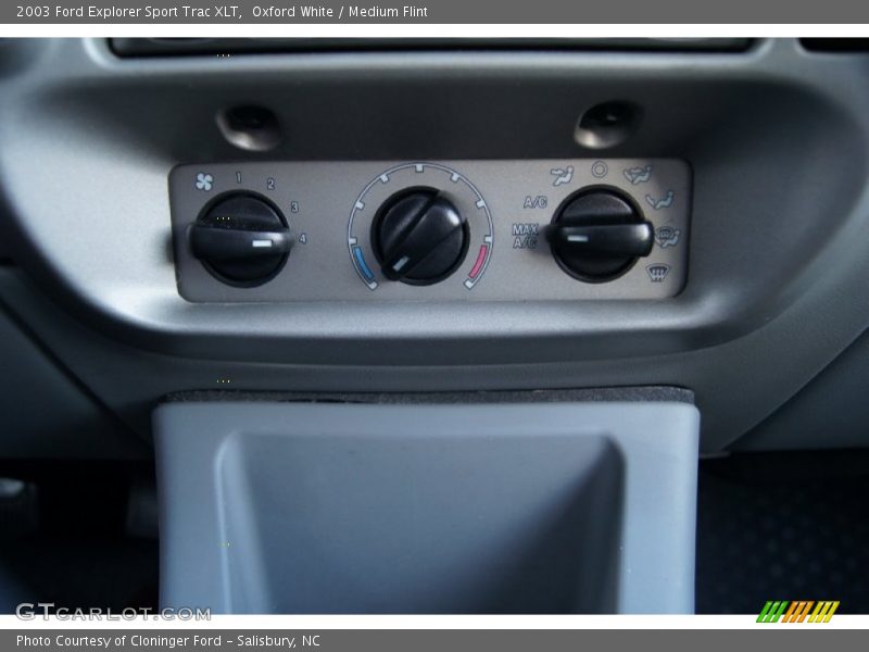 Oxford White / Medium Flint 2003 Ford Explorer Sport Trac XLT