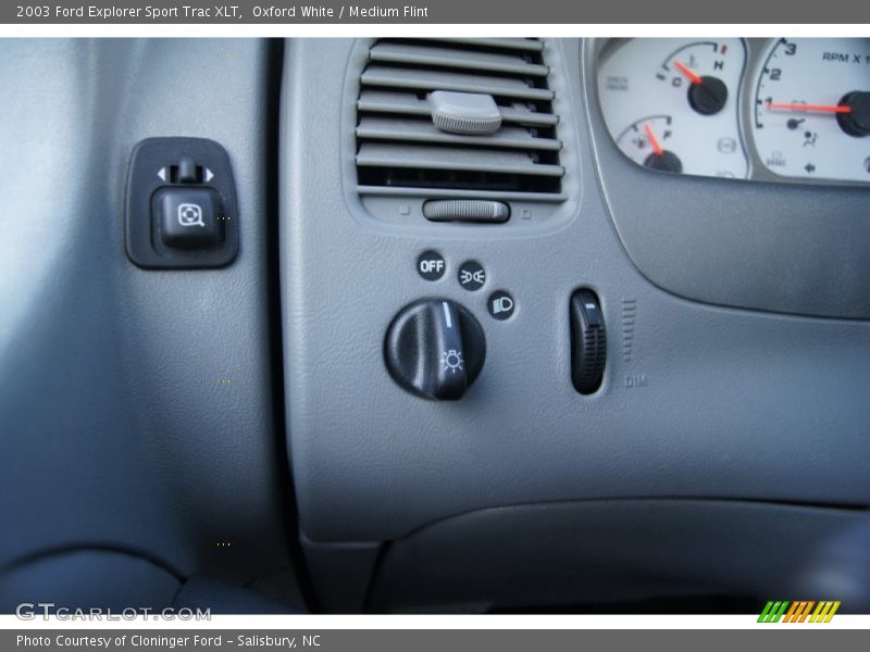 Oxford White / Medium Flint 2003 Ford Explorer Sport Trac XLT