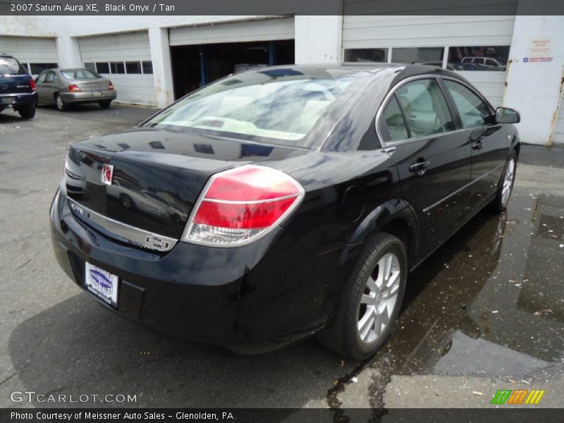 Black Onyx / Tan 2007 Saturn Aura XE
