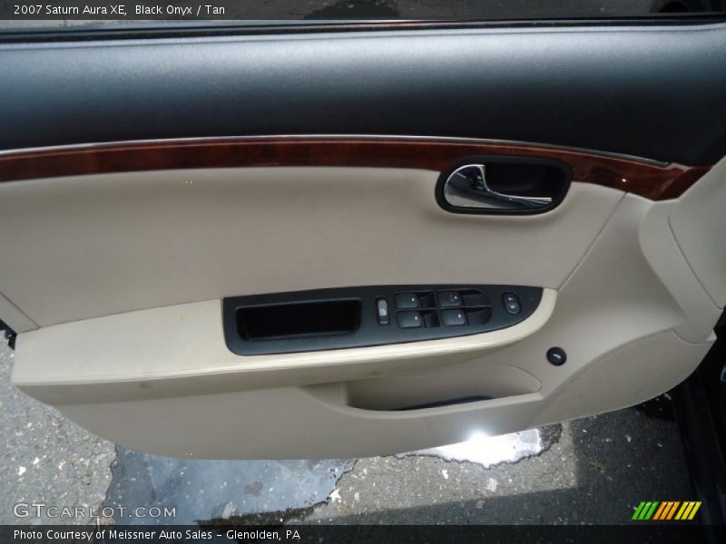 Black Onyx / Tan 2007 Saturn Aura XE