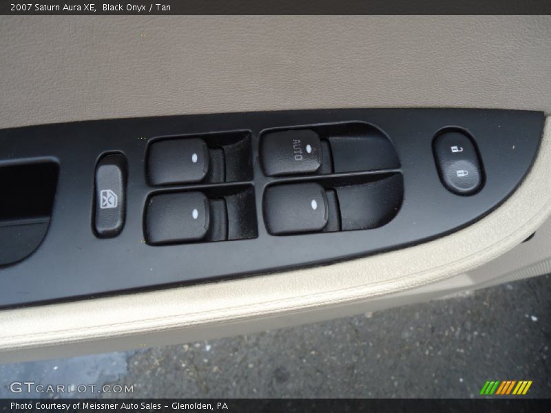 Black Onyx / Tan 2007 Saturn Aura XE