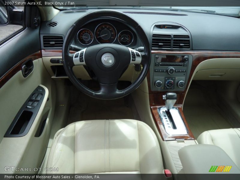 Black Onyx / Tan 2007 Saturn Aura XE