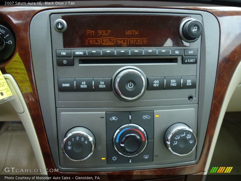 Black Onyx / Tan 2007 Saturn Aura XE
