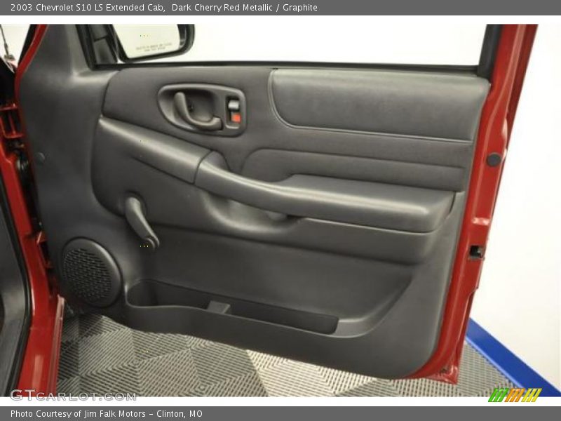 Dark Cherry Red Metallic / Graphite 2003 Chevrolet S10 LS Extended Cab