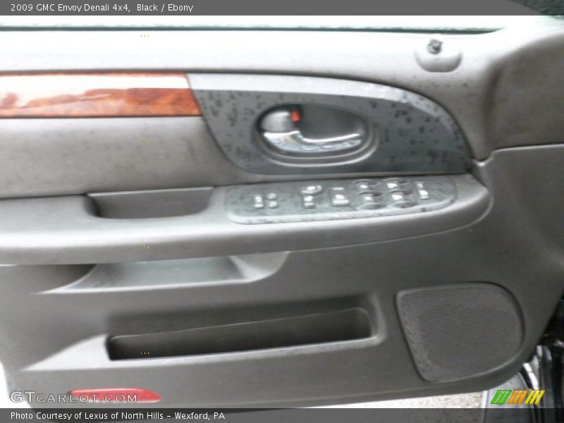 Black / Ebony 2009 GMC Envoy Denali 4x4