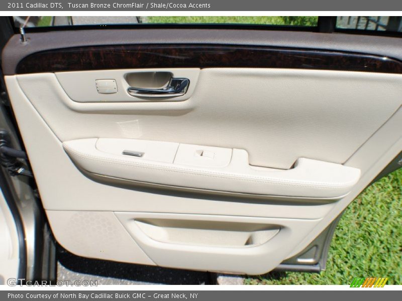 Tuscan Bronze ChromFlair / Shale/Cocoa Accents 2011 Cadillac DTS