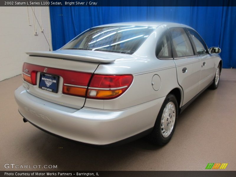 Bright Silver / Gray 2002 Saturn L Series L100 Sedan