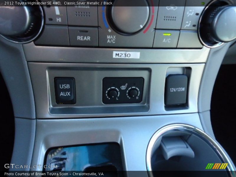 Classic Silver Metallic / Black 2012 Toyota Highlander SE 4WD