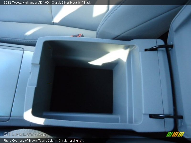 Classic Silver Metallic / Black 2012 Toyota Highlander SE 4WD
