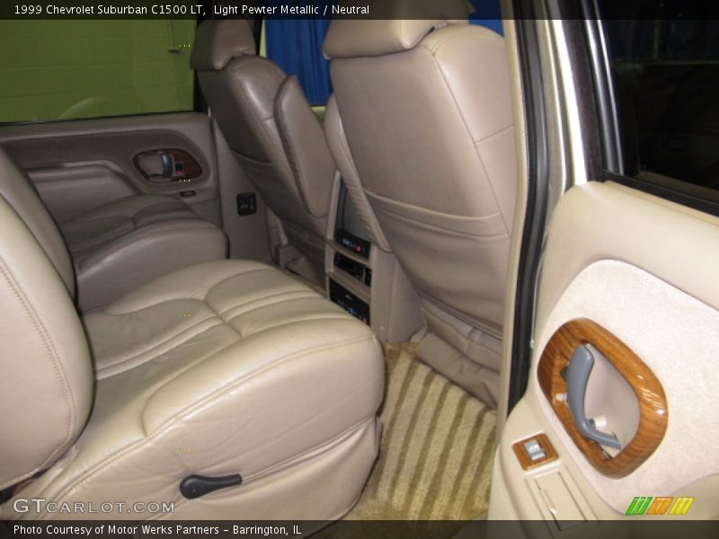 Light Pewter Metallic / Neutral 1999 Chevrolet Suburban C1500 LT