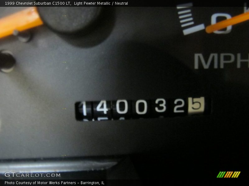 Light Pewter Metallic / Neutral 1999 Chevrolet Suburban C1500 LT