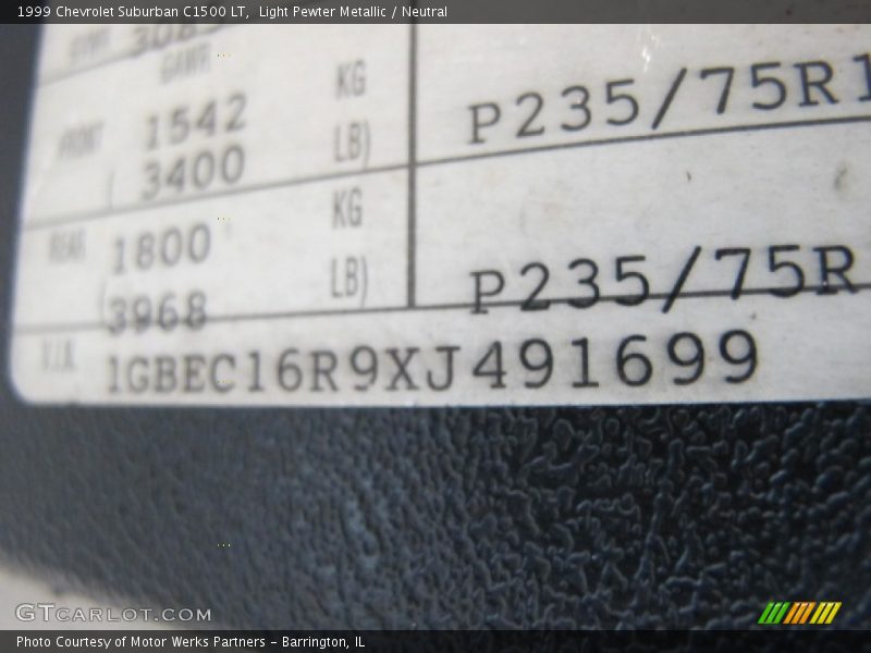 Light Pewter Metallic / Neutral 1999 Chevrolet Suburban C1500 LT