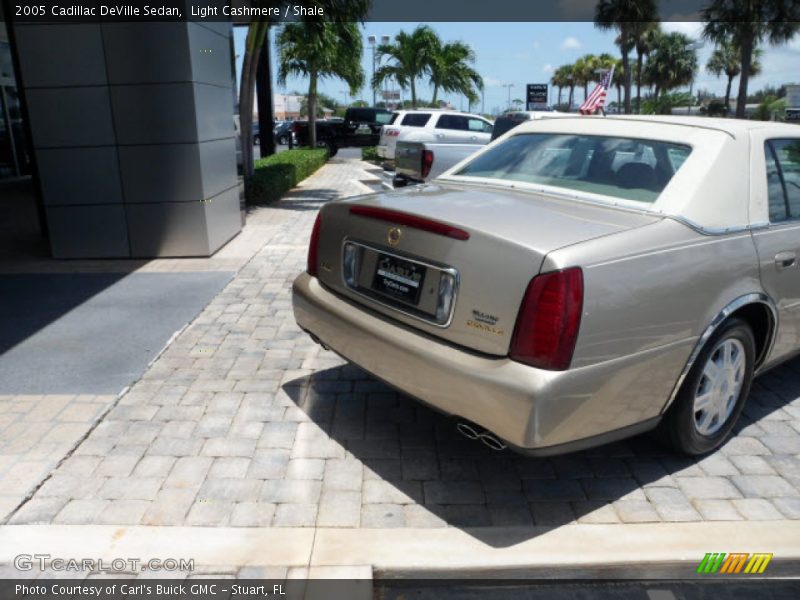 Light Cashmere / Shale 2005 Cadillac DeVille Sedan