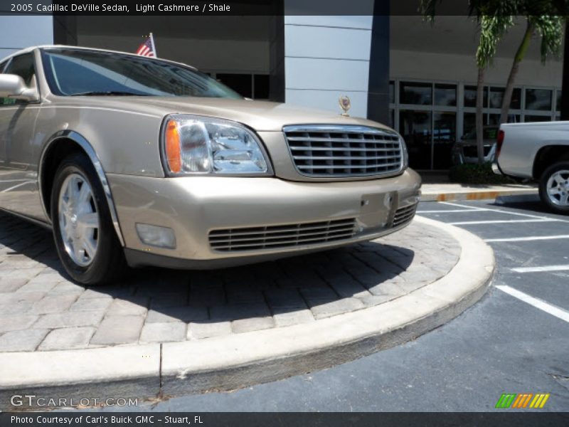 Light Cashmere / Shale 2005 Cadillac DeVille Sedan