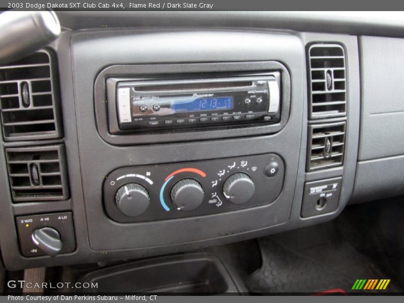 Flame Red / Dark Slate Gray 2003 Dodge Dakota SXT Club Cab 4x4