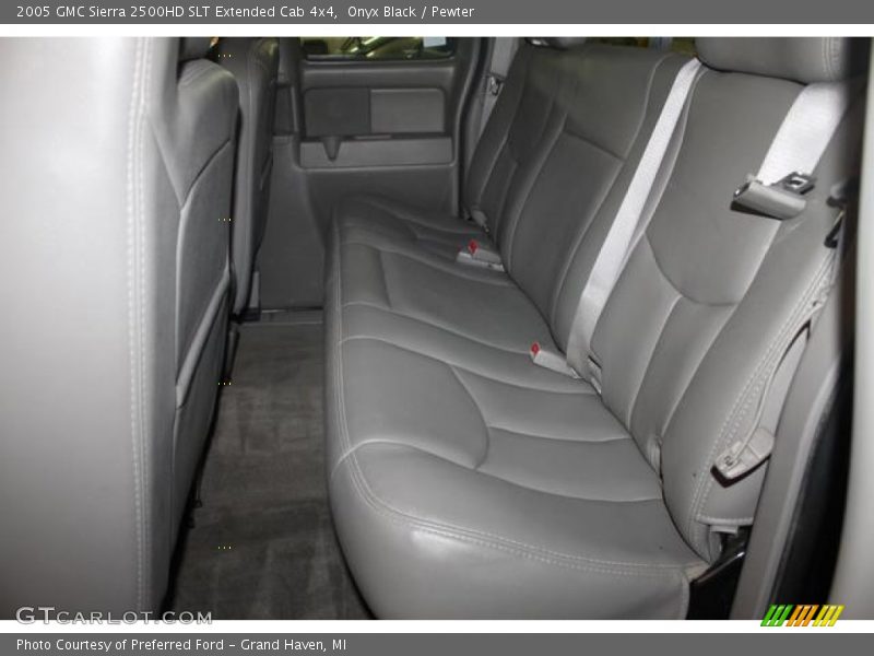 Onyx Black / Pewter 2005 GMC Sierra 2500HD SLT Extended Cab 4x4