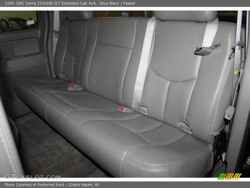 Onyx Black / Pewter 2005 GMC Sierra 2500HD SLT Extended Cab 4x4