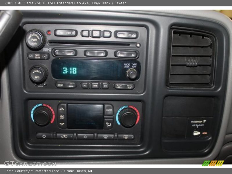 Onyx Black / Pewter 2005 GMC Sierra 2500HD SLT Extended Cab 4x4
