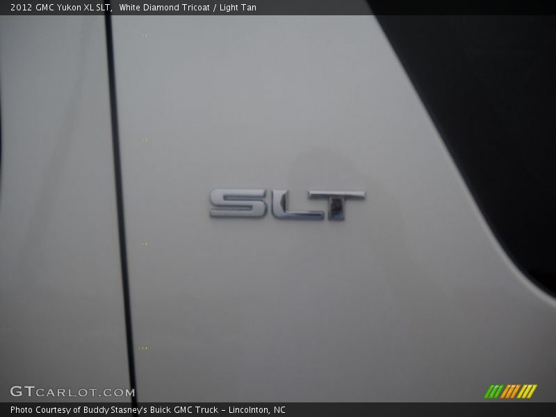 White Diamond Tricoat / Light Tan 2012 GMC Yukon XL SLT