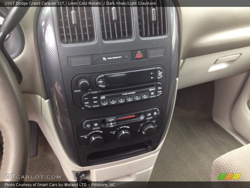 Linen Gold Metallic / Dark Khaki/Light Graystone 2007 Dodge Grand Caravan SXT