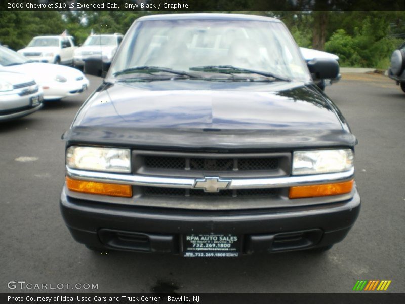 Onyx Black / Graphite 2000 Chevrolet S10 LS Extended Cab