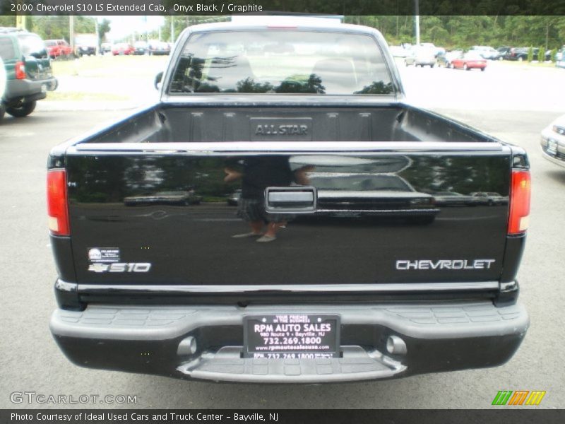 Onyx Black / Graphite 2000 Chevrolet S10 LS Extended Cab