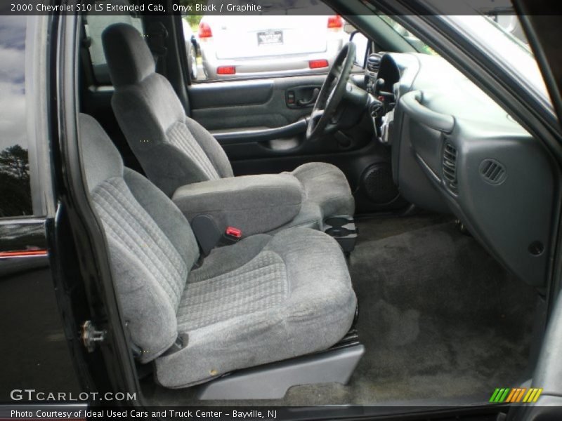  2000 S10 LS Extended Cab Graphite Interior