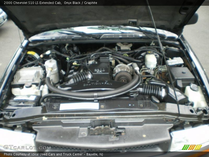  2000 S10 LS Extended Cab Engine - 2.2 Liter OHV 8-Valve 4 Cylinder