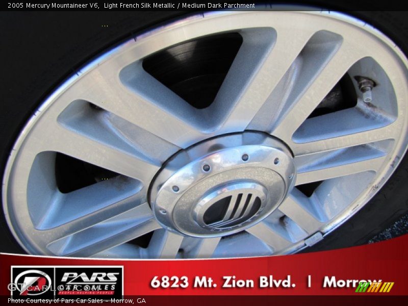 Light French Silk Metallic / Medium Dark Parchment 2005 Mercury Mountaineer V6